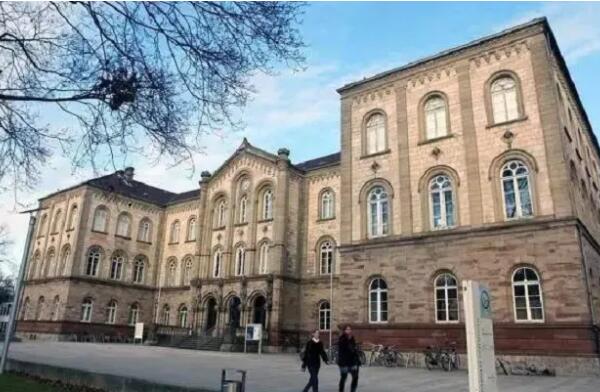 法国十大名校排行榜，师范大学排第一，第七历史最古老