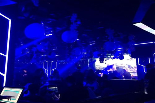汕头十大热门酒吧排名:DD酒吧第三，红馆上榜