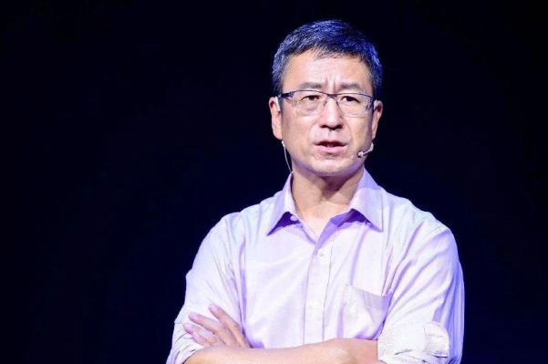 中国十大主持人排行榜：白岩松上榜，第四唯一女性