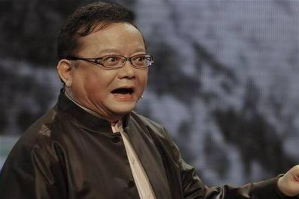 60岁以上演员排名 王刚大家很熟悉斯琴高娃著名艺术家