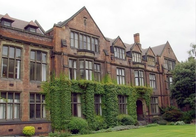 2018年英国纽卡斯尔大学世界排名 留学费用