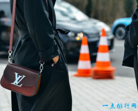面试着装十大禁忌 避免这些还怕找不到工作吗