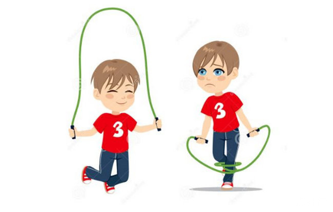 男孩跳绳1秒超7次 侧面看如同踩了电动马达  ​