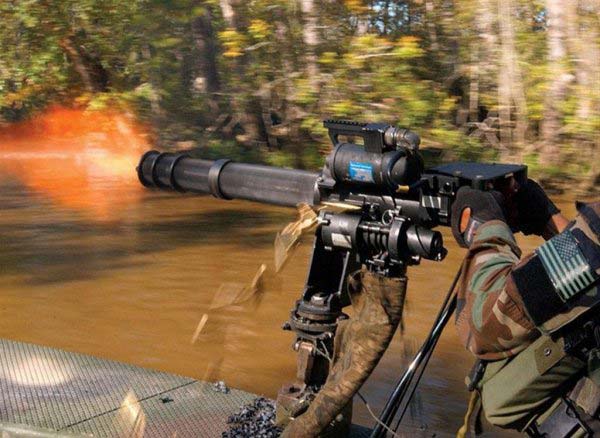 世界上射速最快的机枪，M134型速射机枪6,000发/每分钟