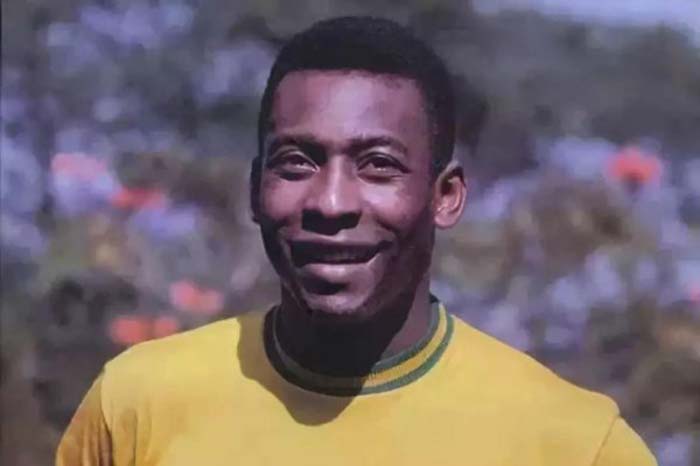 巴西足球史上十大前锋，贝利第一罗纳尔多第二