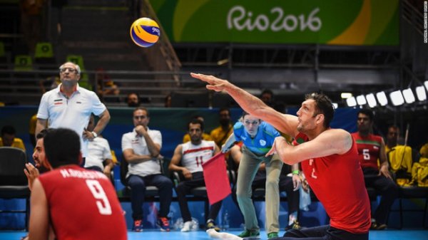 世界上身高最高的运动员,梅赫萨德身高2.45米