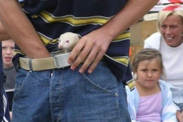 世界十大奇怪体育运动,扮脚趾大赛你试过吗?