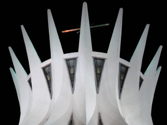 世界十大奇特教堂,巴西利亚大教堂居首位