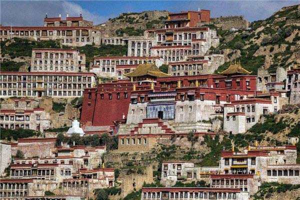 世界十大寺庙排名：甘丹寺排第一名