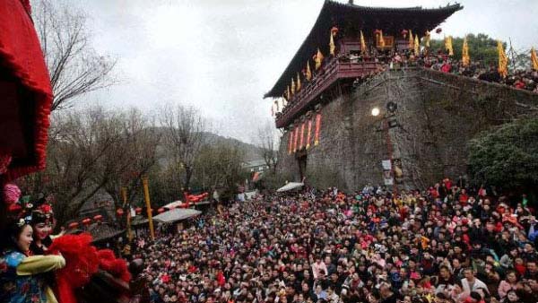 中国最赚钱的仿古建筑：门票300元起，游客络绎不绝