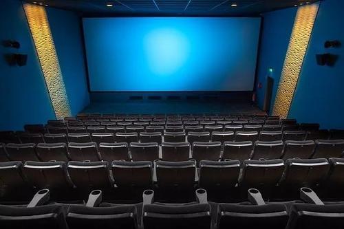 世界上最小的电影院，面积24平方米有9个座位