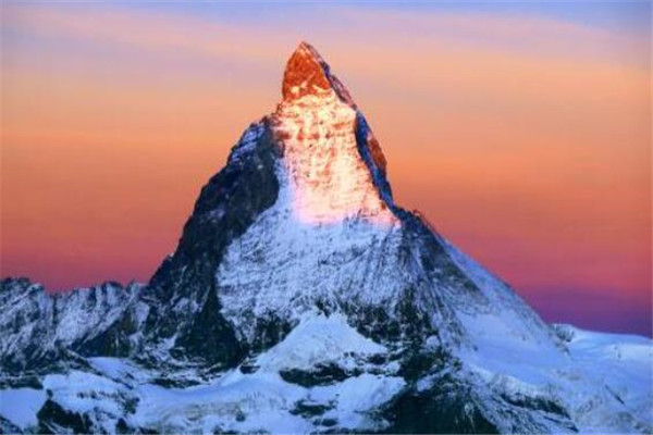 世界十大最美丽的山峰 看樱花必去富士山,你最不想错过哪座