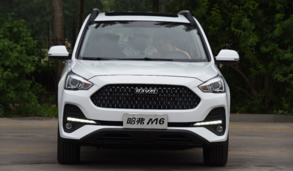 长城汽车哈弗M6轮胎型号是什么 225/65R17（更换轮胎时需要注意）