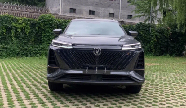 长安CS75 PLUS百公里的刹车距离要注意什么 封闭道路上测试（免造成危险）
