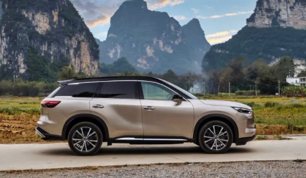 英菲尼迪QX60轮胎行驶多少公里更换一次 4万公里左右更换（效果很不错）