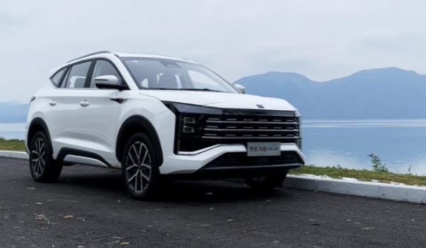 思皓X8 PLUS轮胎行驶多少公里更换一次 4万公里更换一次（注意磨损情况）