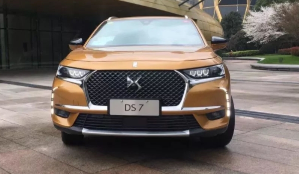 DS 7的胎压显示可以显示什么 有效显示出轮胎胎压和轮胎温度