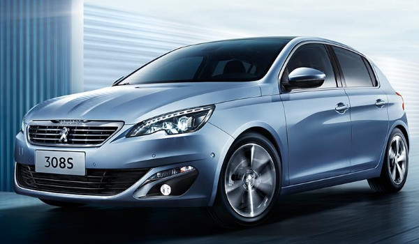 标致308s油耗 百公里油耗仅7.5L(加满油能跑700km)