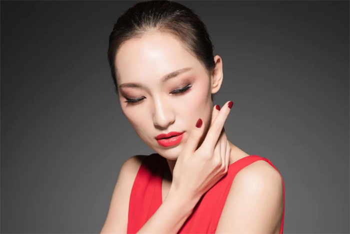 梁洛施面相很好为什么嫁不进豪门（人中短易急躁）