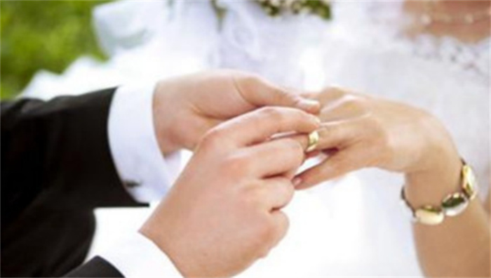 婚后会很幸福的女人面相有哪些特征（鼻梁直挺 眼睛有神）