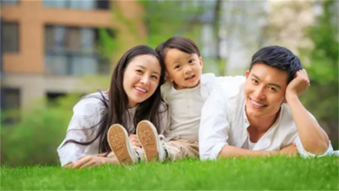 看面相婚姻怎么判断（眉浓颧骨有肉）