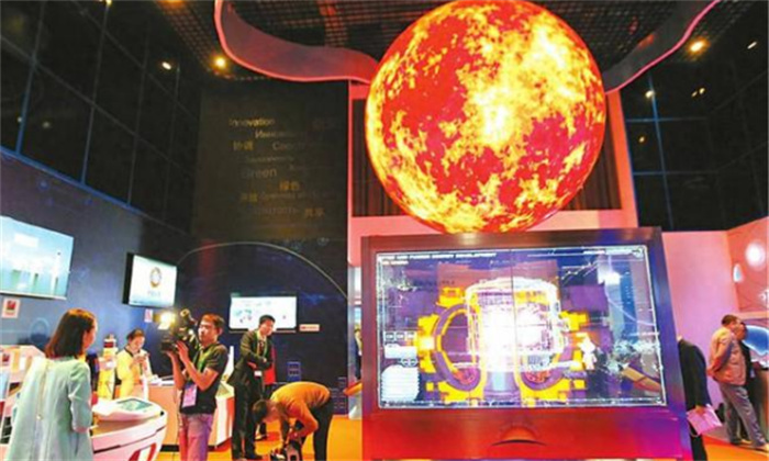 “人造太阳”：揭秘世界最强磁铁的惊人磁力  足以将航母吸离地面
