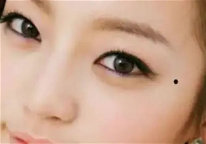 下眼睫毛处有痣的面相是什么？好不好？