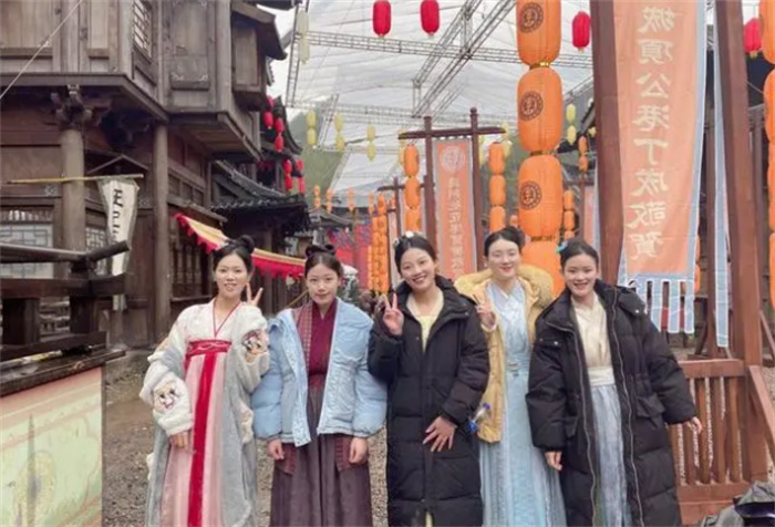 几十万人的群众演员 他们过的生活如何（群众演员）