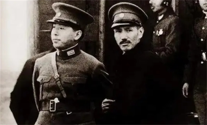 蒋介石去世张学良送挽联 16字表达两人关系（老蒋葬礼）