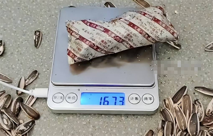 买家曝500克瓜子干燥剂重151克 专家回应：欺诈行为
