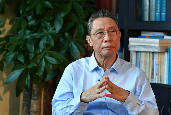 三年疫情结束后 钟南山为啥落下神坛（疫情结束）