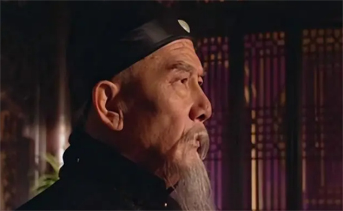 “红顶商人”胡雪岩弥留之际  为何嘱咐九姨太裁下寿衣一角