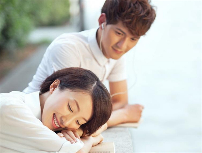 属蛇和属鼠的人在一家 是否会过得更好（家人生肖）