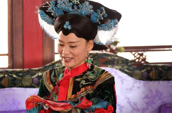 康熙王朝：孝庄三进索家遭拒，亮出一物，府门大开所有人跪地接驾