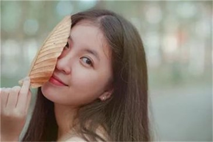 五种桃花运最旺的人面相  脾气好  智慧高  对异性很有吸引力