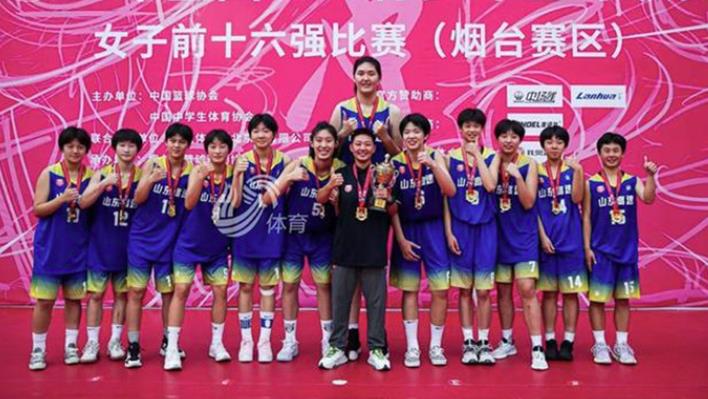 女篮张子宇身高2米28超姚明 恩师赞世界顶尖