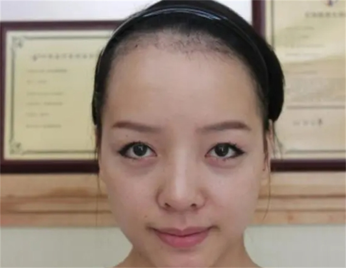这三中面相女的婚姻感情波折多，好胜心强，早婚却易早离
