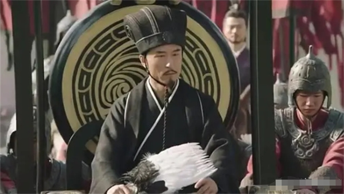 以火出名，因水衰微，诸葛亮的一生有哪些让人刻骨铭心的事情？