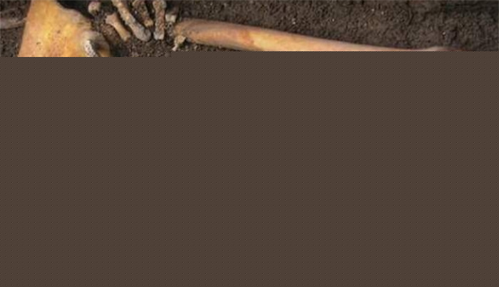 女子尸体在墓穴中产子，人死后还有生理活动？婴儿是如何生下的？