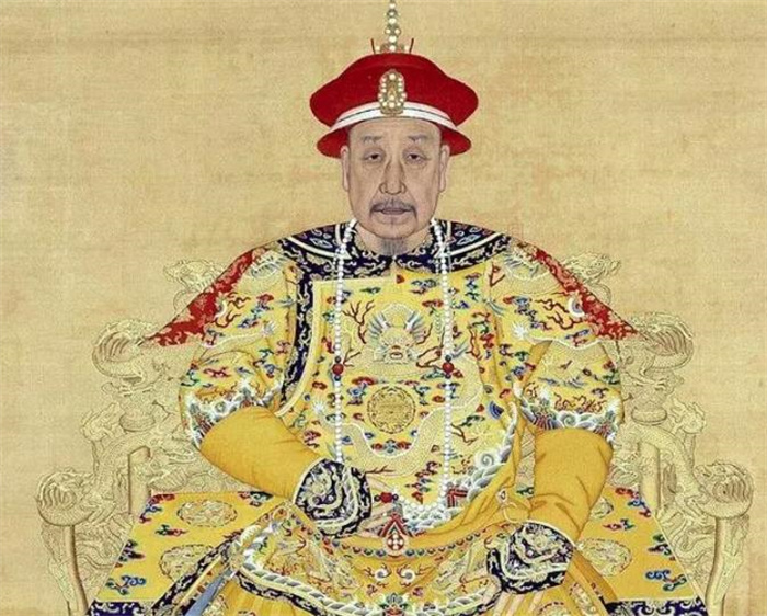 皇帝的一天都怎么过？乾隆3点起床早朝，晚7点翻牌子，充实且乏味