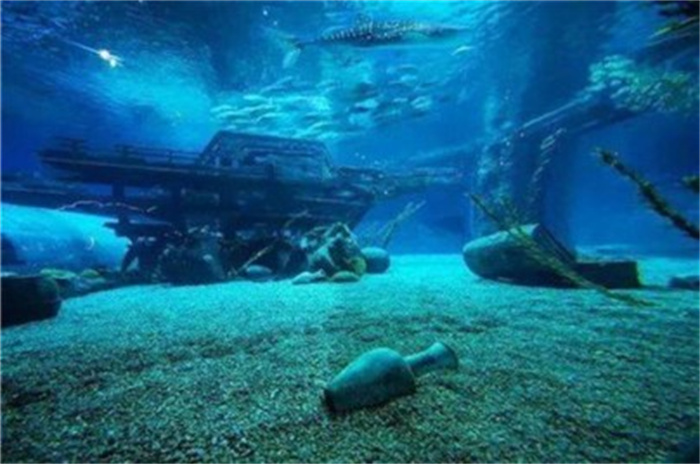 1800米深海中的是什么   像建筑物的巨大结构  史前文明遗留吗