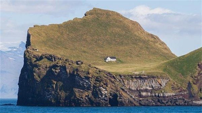 神秘小岛与世隔绝60000年  当地无人敢近  登岛者有去无回