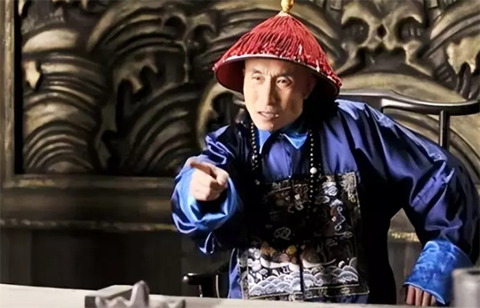 清朝一位穷苦船员，因为闹肚子下船方便，没想到从此走上人生巅峰