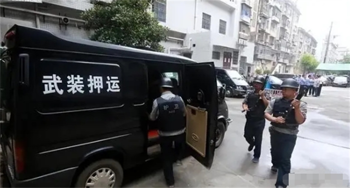 河北一杀人犯，隐姓埋名20年当上法院副局长，后因一个烟头落网