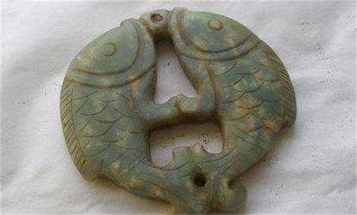 双鱼玉佩是真的吗? 它现在在哪里（是真的，现在内蒙古博物馆）