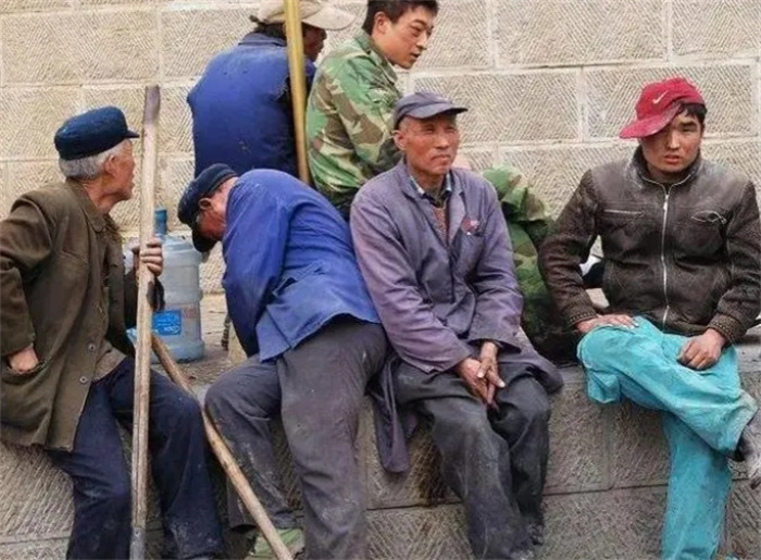 专家称促进老年人再就业，释放人口红利，网友：我要帮爷爷找工作
