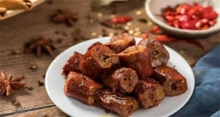 起底江西“鼠头鸭脖”食堂承包商信息曝光 教育厅介入