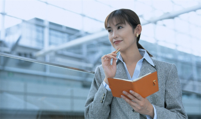 看起来普普通通  其实勤劳贤惠  婚后以家庭为主 日子幸福的生肖