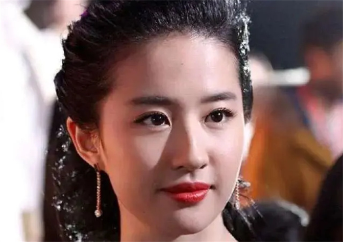揭秘命犯桃花女人面相是什么样子