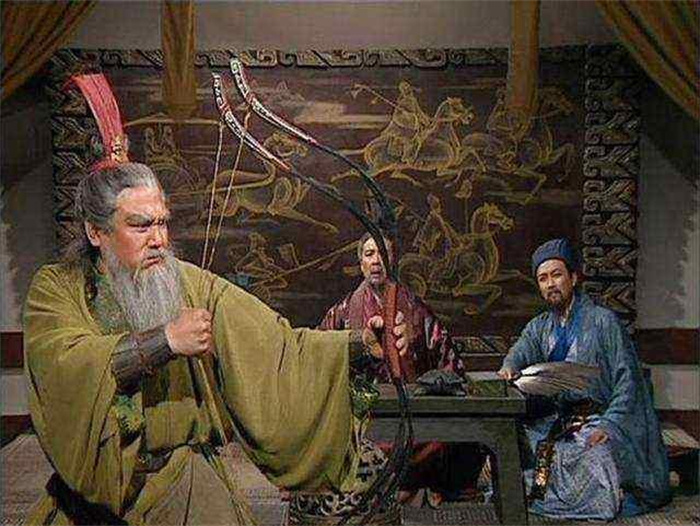 三国第一武将你以为是吕布 是关羽瞧不起的人黄忠